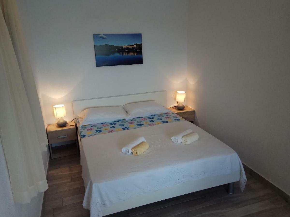 Adriatic - Apartment With Jacuzzi Sobra Exterior foto
